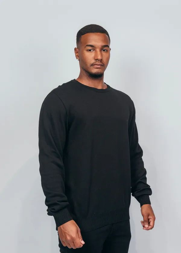 Blusa de moletom preta gola careca