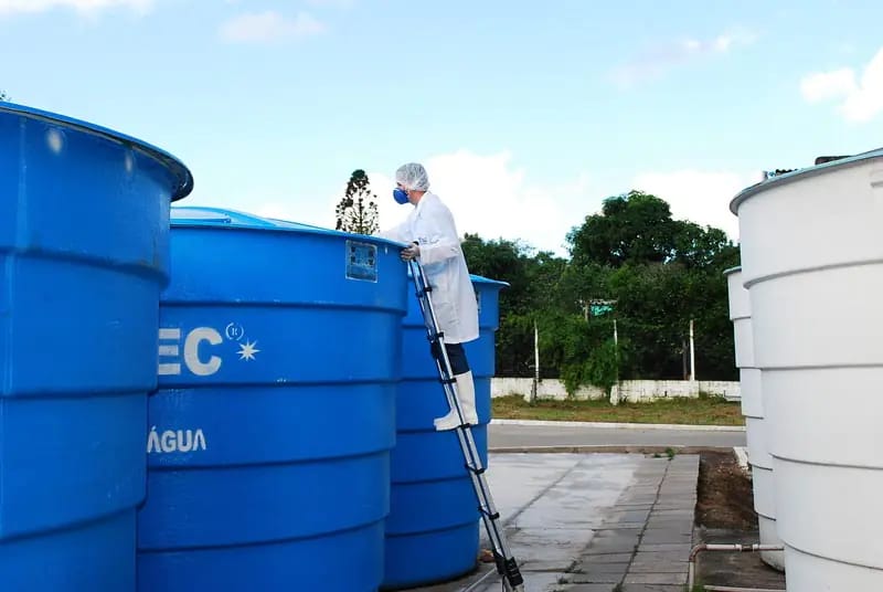 Limpeza de caixa d'água